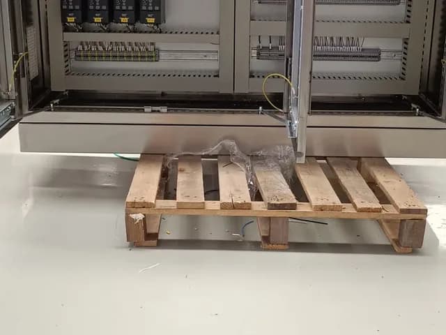 Siemens S7-1200 PLC Control Cabinet (3)