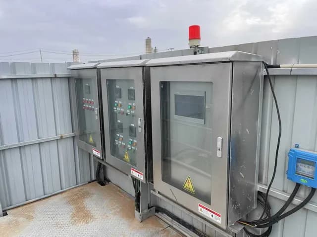Instrument Enclosure / Operator & Valve Control Box (5)