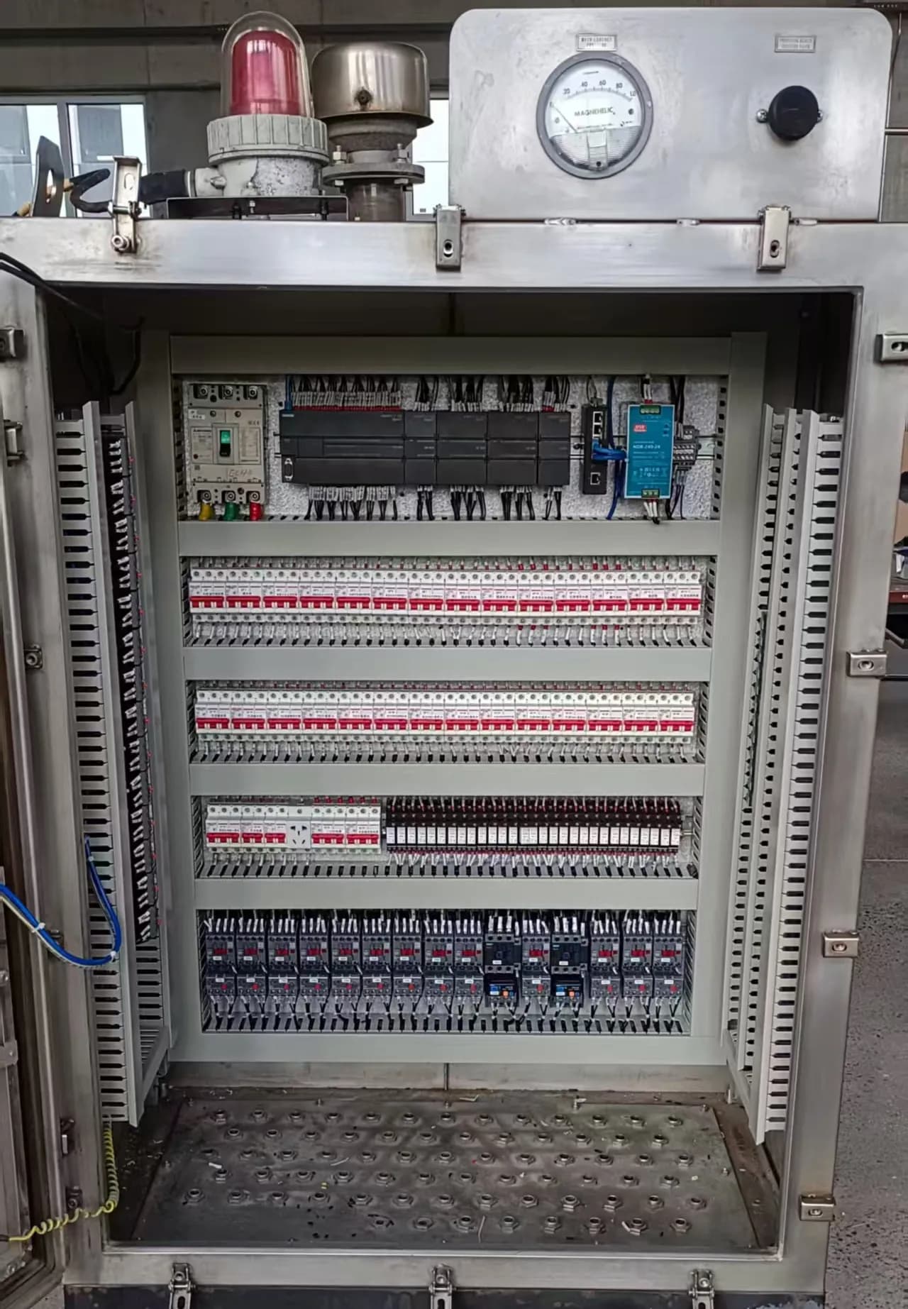 西门子 S7-200 SMART 系列 PLC 控制柜